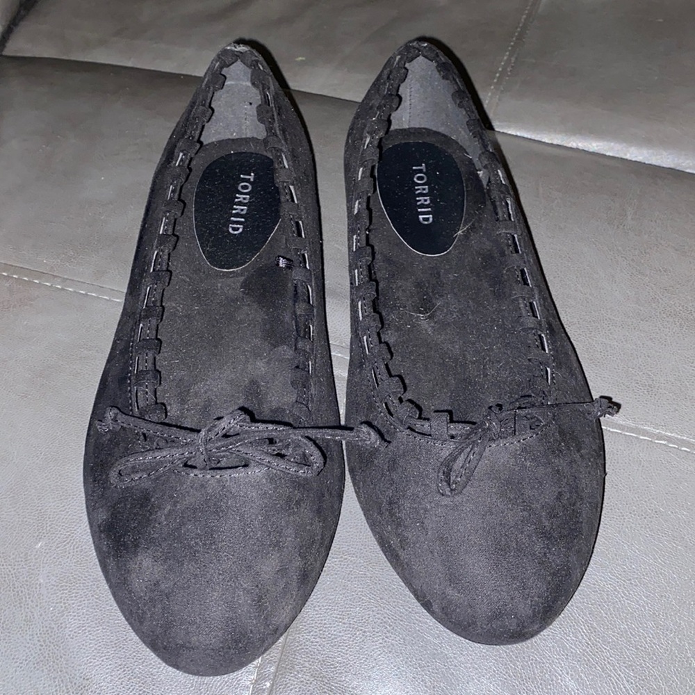 Torrid black suede shoes size 10